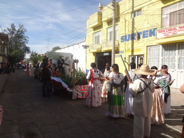 RECORRIDO POR LAS PRINCIPALES CALLES DE HUEJÚCAR