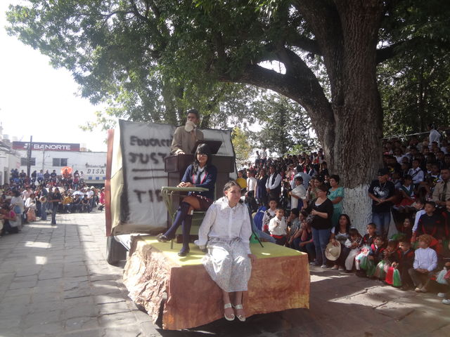 RECORRIDO POR LAS PRINCIPALES CALLES DE HUEJÚCAR