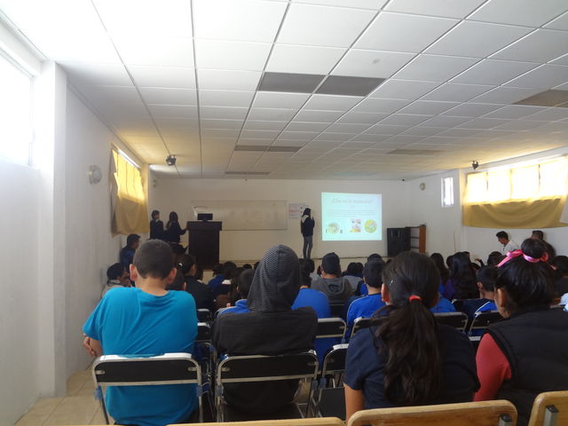 ALUMNOS DE TERCERO REALIZANDO LA DEMOSTRACIÓN DE LO APRENDIDO