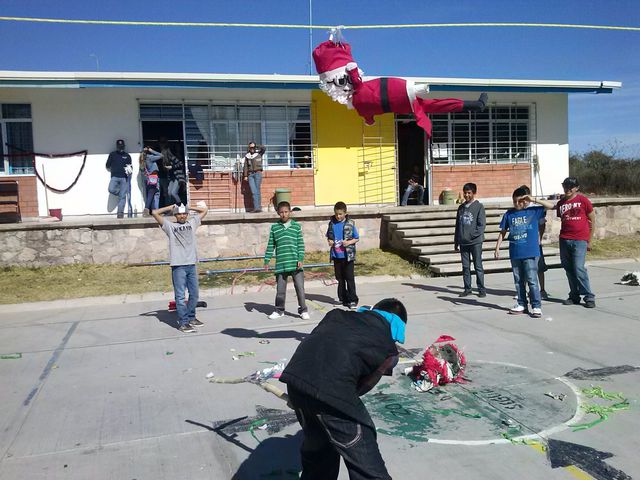 LAS TRADICIONALES PIÑATAS.