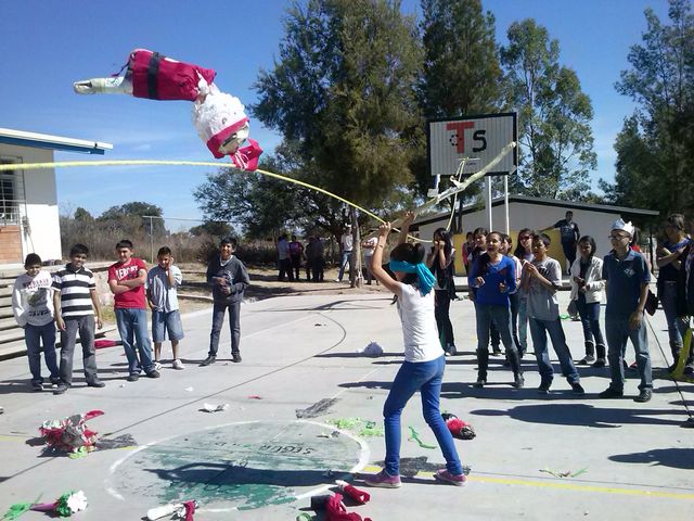 LAS TRADICIONALES PIÑATAS.