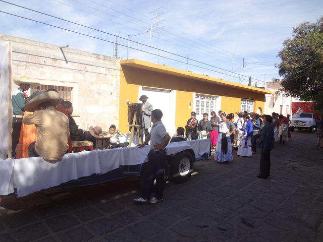 RECORRIDO POR LAS PRINCIPALES CALLES DE HUEJÚCAR